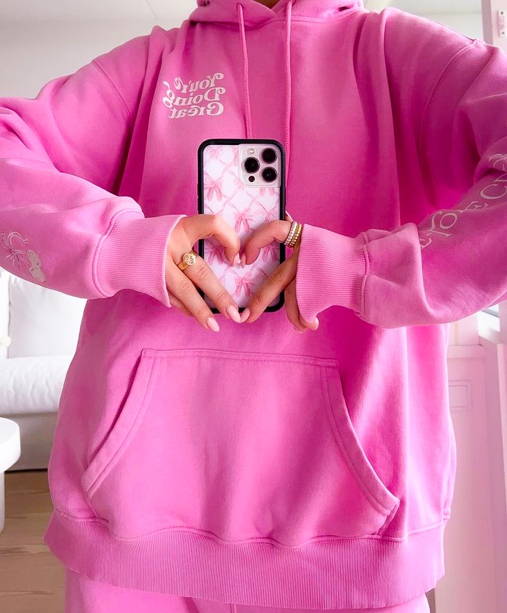 🌟 La Tua Guida di Stile: Tendenze e Must-Have della Nuova Stagione 🌟