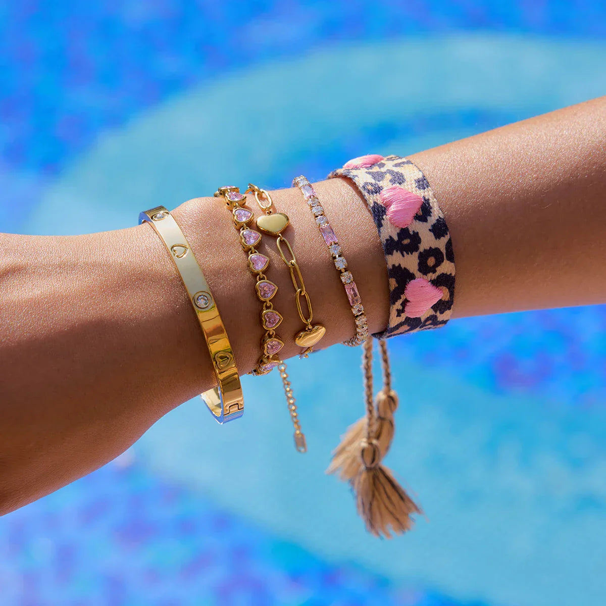 Sweet Hilton Vibes: Il Trend Collane e bracciali per un'Estate 2025 da Sogno!