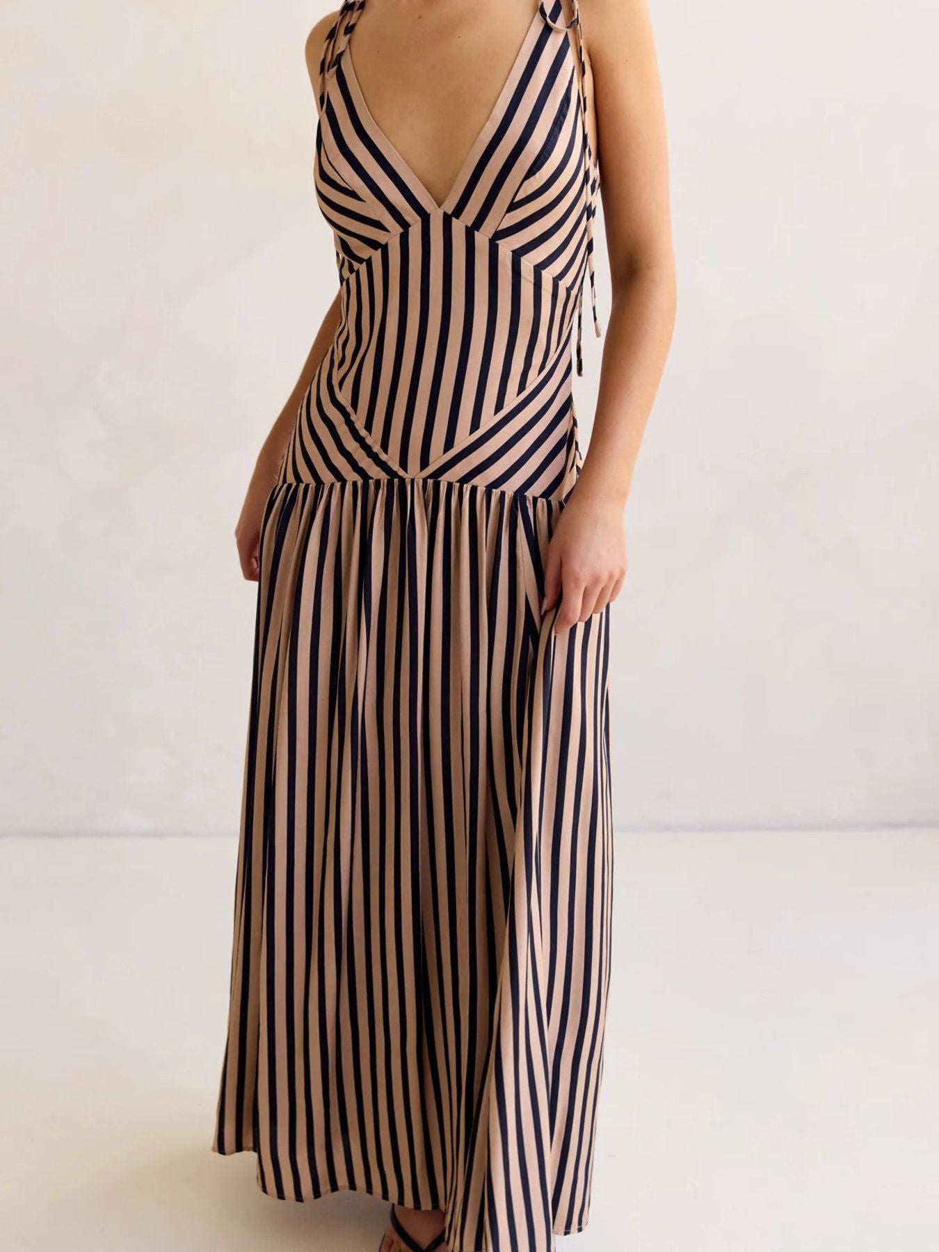 6b8b652e-f824-4931-a989-2e140b8ffb89-Max