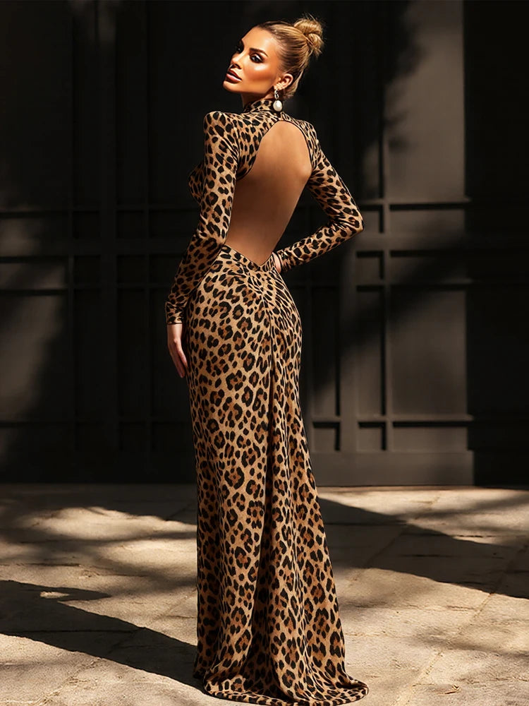 Abito Lungo Leopardato "Wild Glamour" con Cut-out e Spalle Strutturate
