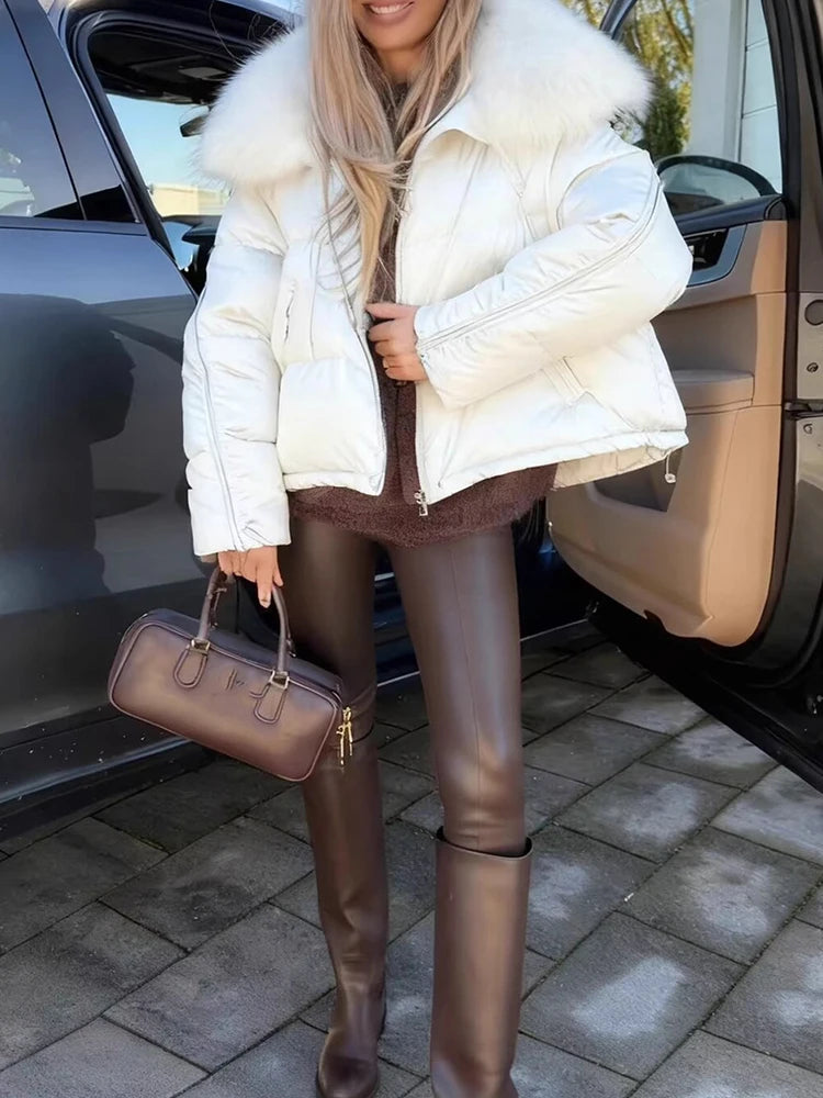 Piumino Corto Winter Luxe con Colletto in Pelliccia | Eleganza Calda e Trendy