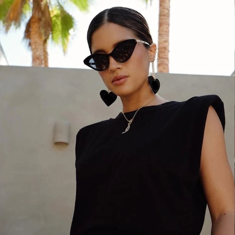 Occhiali da Sole Cat Eye Neri con Ciondolo Cuore - Designer UV400