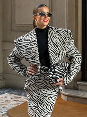 Giacca e gonna  "Wild Diva" a Fantasia Zebrata - Must-Have di Stagione