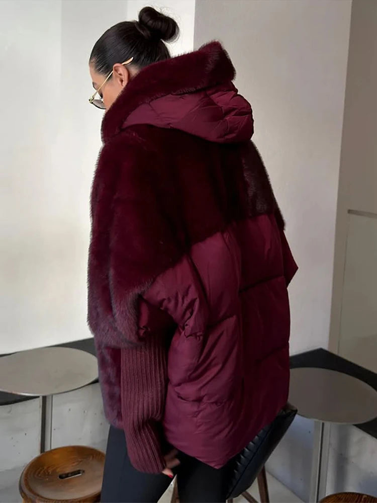 Piumino Luxury Ibrido con Dettagli in Eco-Pelliccia e Maniche a Palloncino